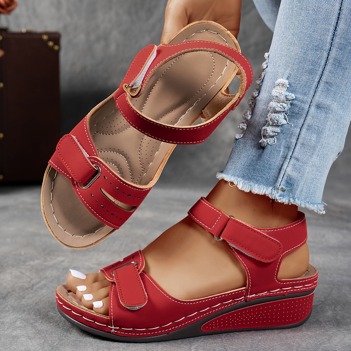 Isaksson™ | Aldona - Ortopediska sandaler med kilklack