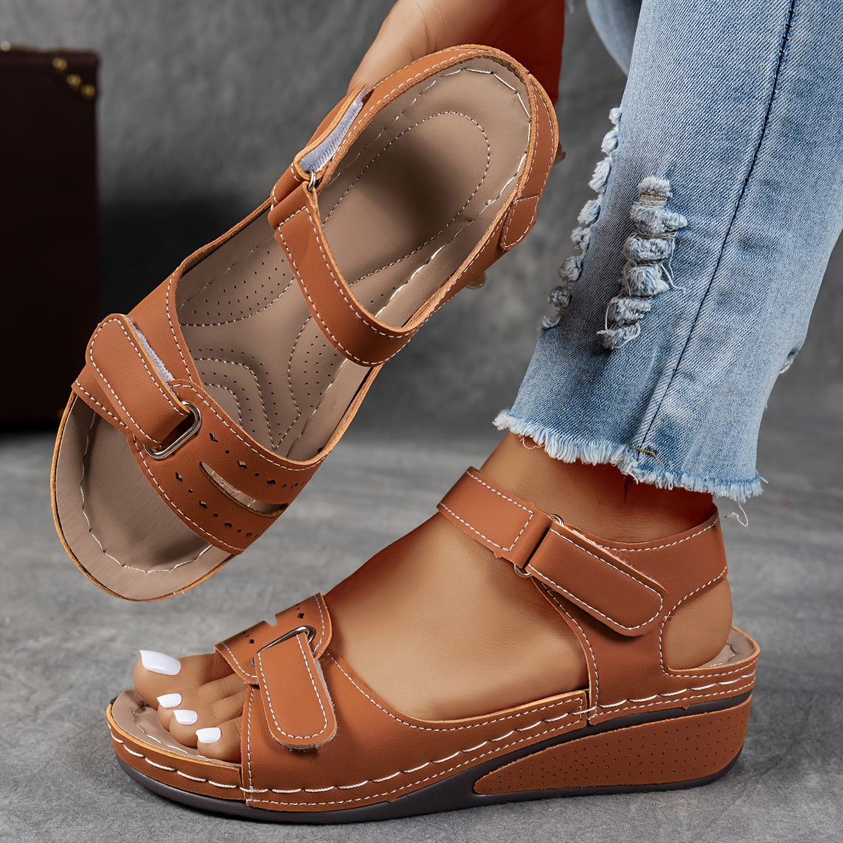 Isaksson™ | Aldona - Ortopediska sandaler med kilklack