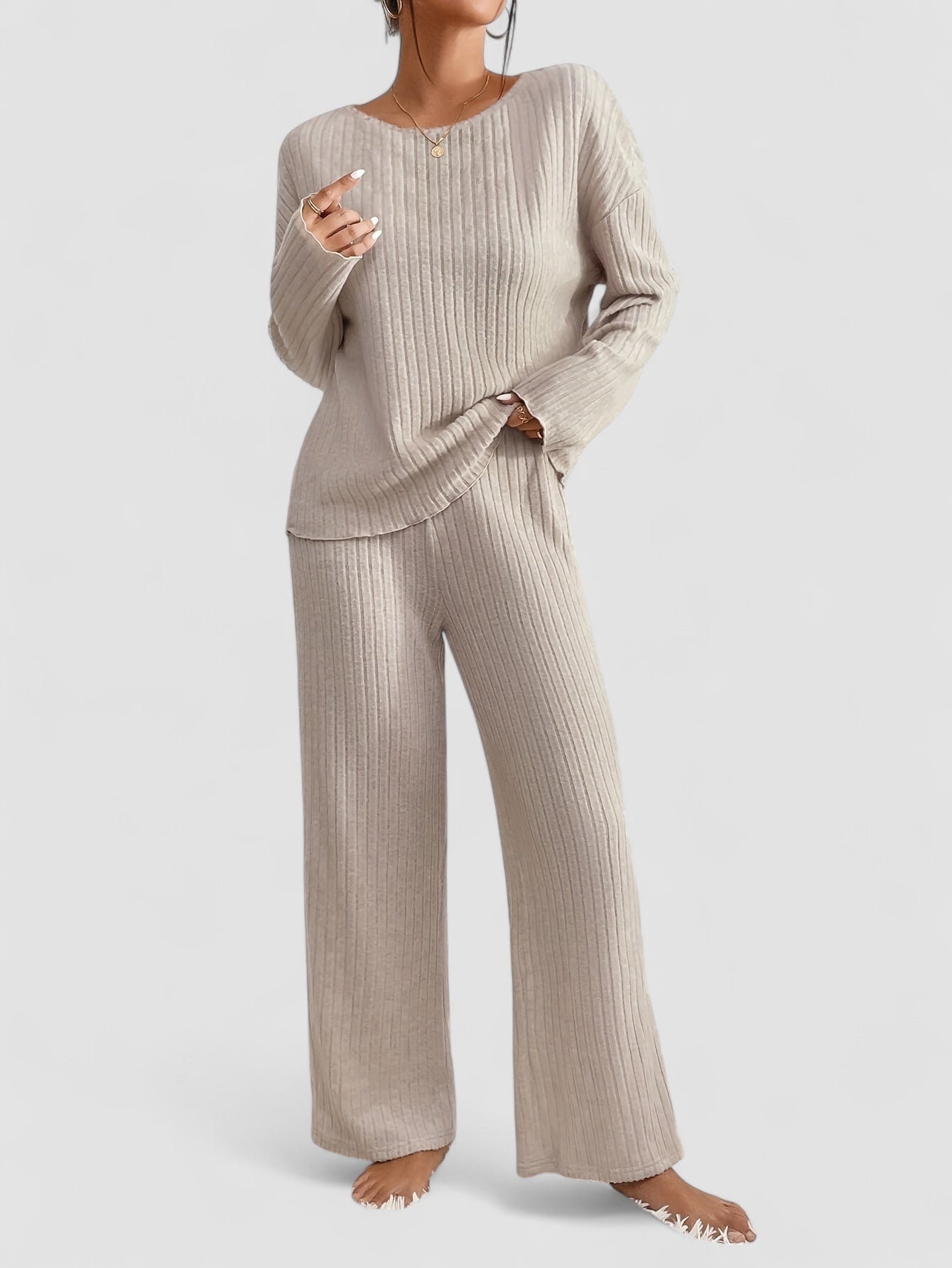Isaksson™ | Elegant set för kvinnor med ribbad tröja och rak ben