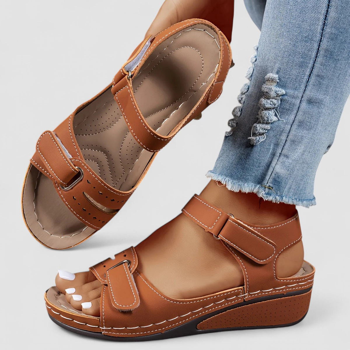 Isaksson™ | Aldona - Ortopediska sandaler med kilklack